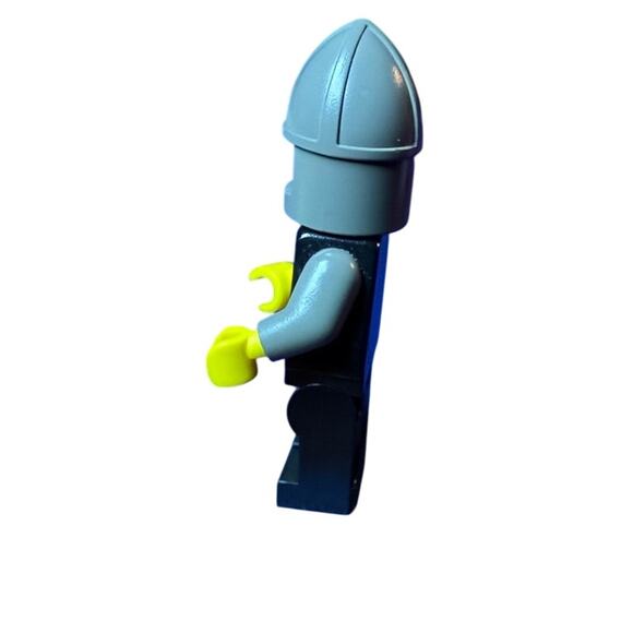 LEGO Castle Dragon Knights Minifigure Gray Kettle Helmet Classic Smiley - Picture 2 of 7